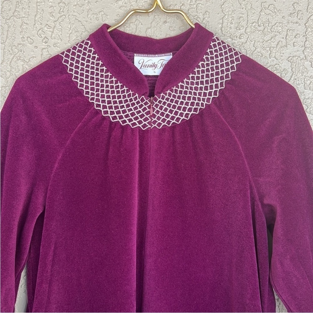 Vanity Fair Vintage Velour Housecoat Robe Plum Small USA - Picture 2 of 9